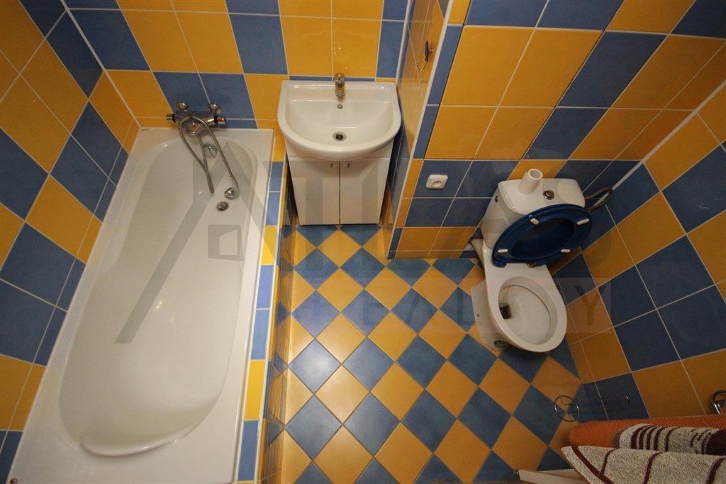 koupelna - Pronájem bytu 2+kk, 40 m2 Mělník, ul. Sportovní