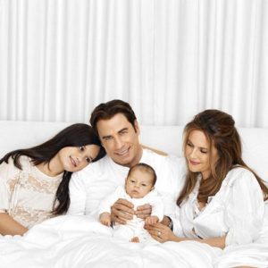herec John Travolta jeho manželka Kelly Preston a jejich děti Benjamin, Ella Bleu