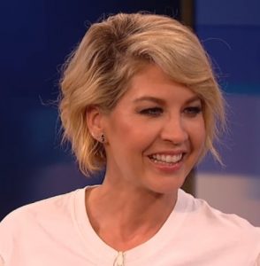 Jenna Elfman herečka z Hollywoodu