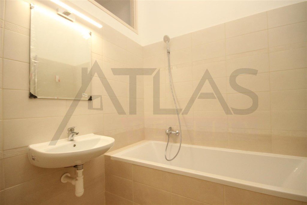 Prodej bytu 3+1, 82 m² Praha - Letňany, Tvrdého