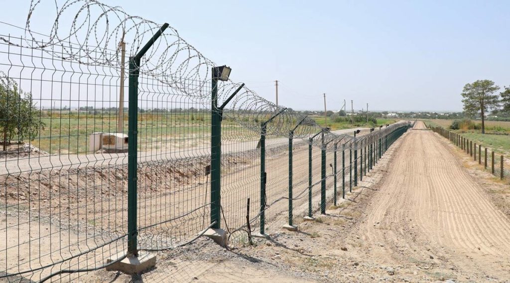 Plot na hranici Uzbekistán-Afghánistán