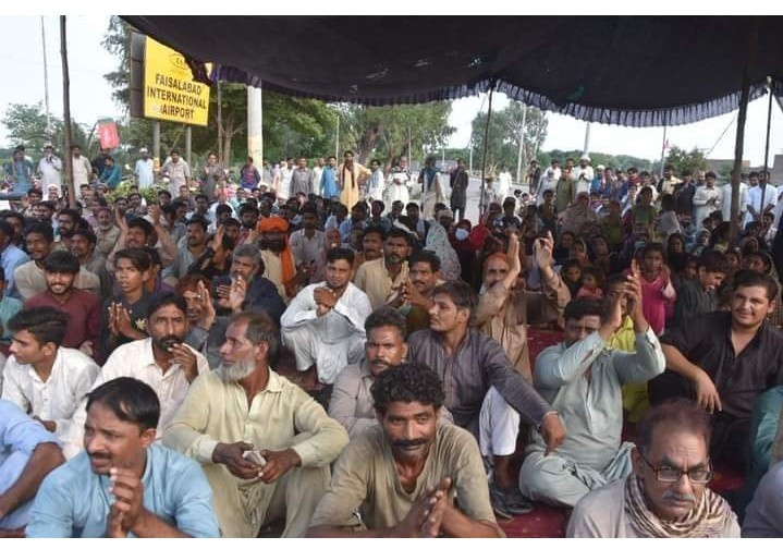 40 000 dělníků v Pákistánu stávkuje za lepší mzdy