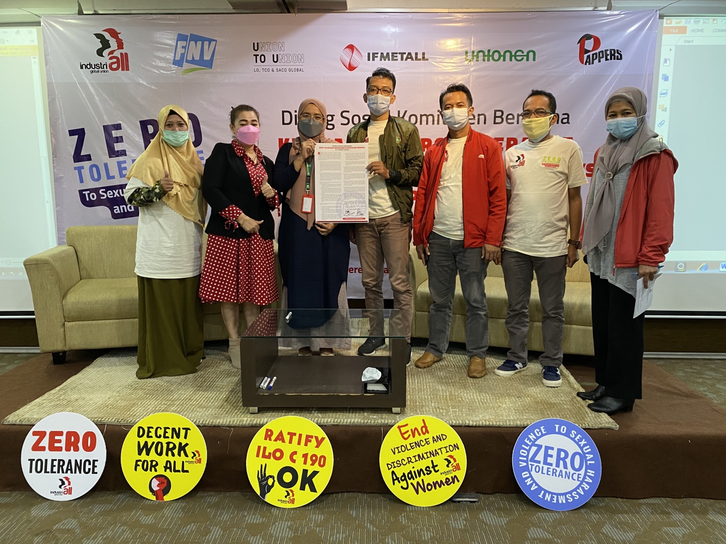 Indonéské odbory podepisují politiku nulové tolerance vůči násilí a obtěžování ve společnostech
