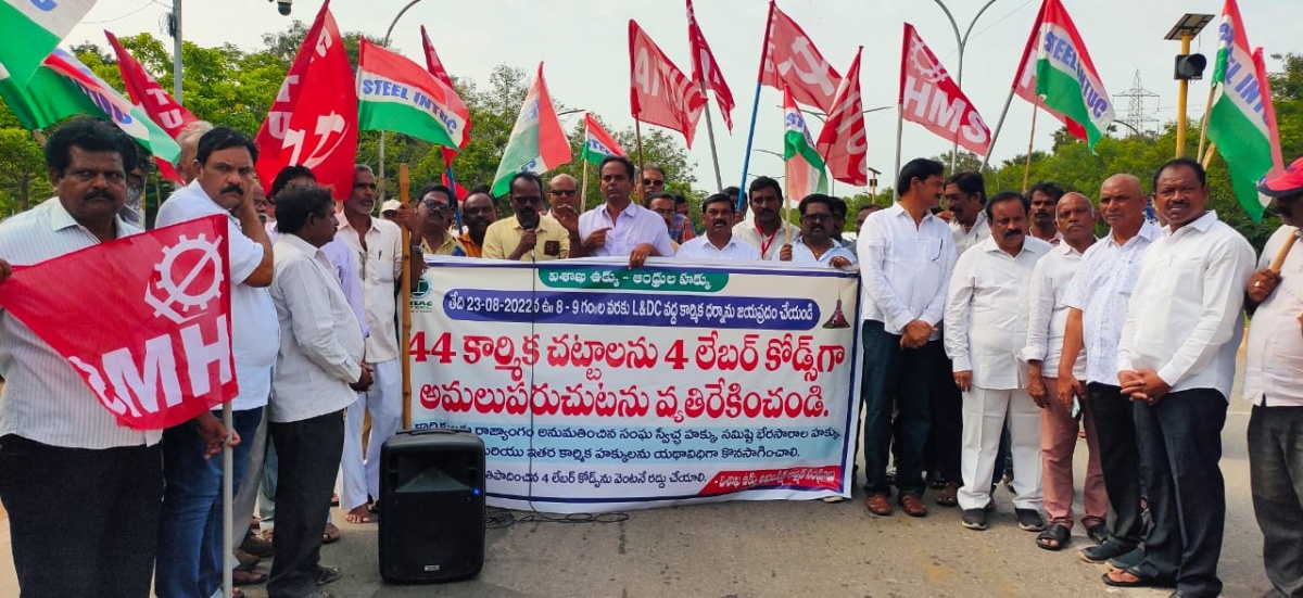Odbory v Indii protestují proti změnám v zákonech práce