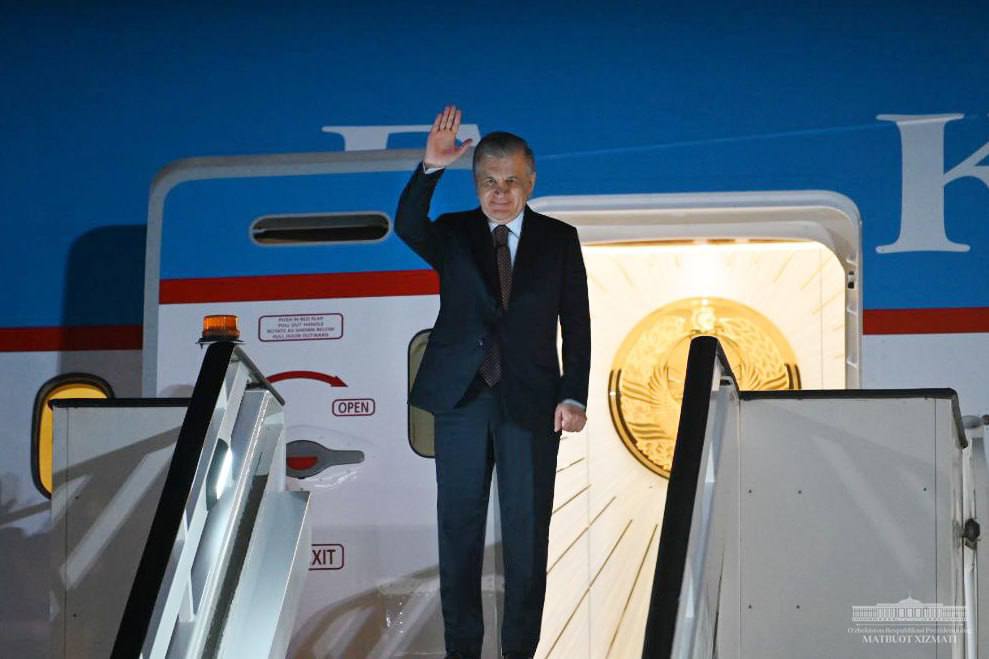 Prezident Uzbekistánu končí návštěvu Ázerbájdžánu