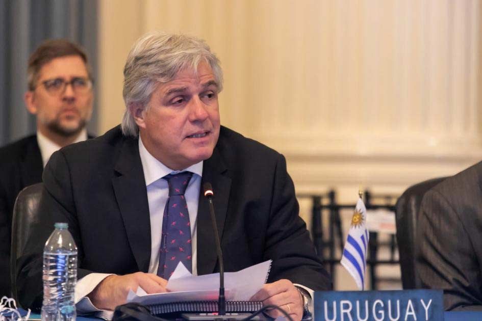 Uruguay a Čína čekají, až se Mercosur rozhodne, argumentoval Uruguayský ministr zahraničí Francisco Bustillo