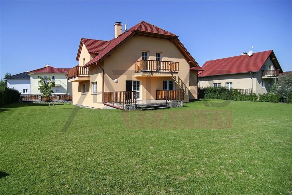 Pronájem rodinného domu 6+1, 400 m2 Průhonice
