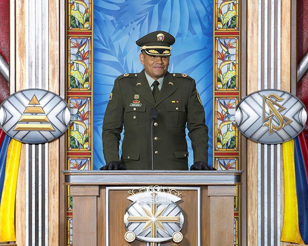 Podplukovník Edgar Rojas, velitel zvláštních operací pro venkovské oblasti, kolumbijské národní policie